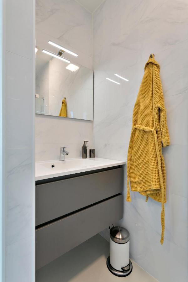 Apartment Modern Met Doorkijk Op De Duinen